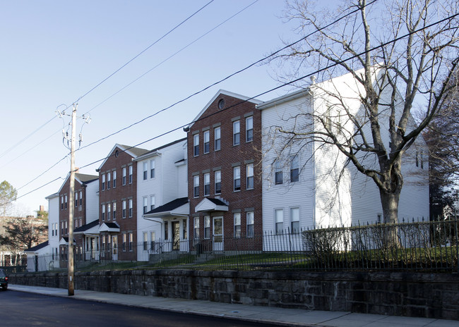 Lafeyette Place Apartments in Fall River, MA - Building Photo - Building Photo