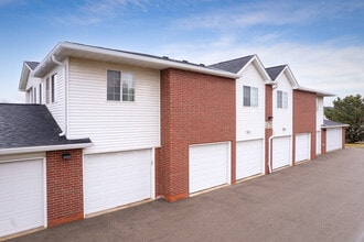 Lexington Village in Pleasant Prairie, WI - Building Photo - Building Photo
