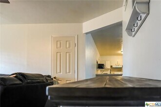 617 S 1st St in Copperas Cove, TX - Foto de edificio - Building Photo