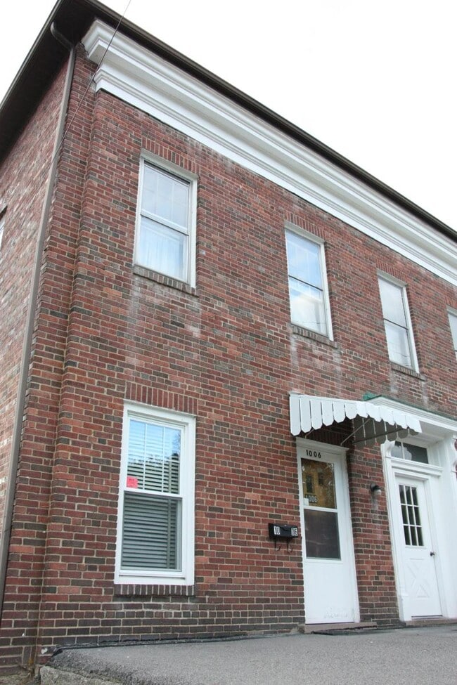 1006 Center St, Unit 1006