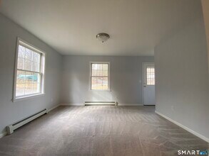 185 Whitbeck Rd in New Hartford, CT - Building Photo - Building Photo