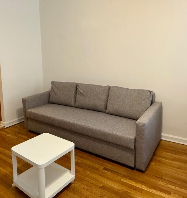 1545 1st Ave in New York, NY - Building Photo - Building Photo