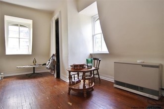 81 Fair St in Kingston, NY - Building Photo - Interior Photo