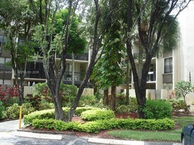 10865 SW 112nd Ave in Miami, FL - Building Photo