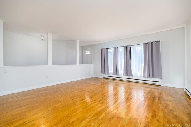 200 Frederick St in Stamford, CT - Building Photo - Building Photo