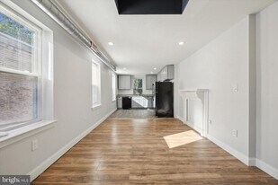 518 N 40th St in Philadelphia, PA - Building Photo