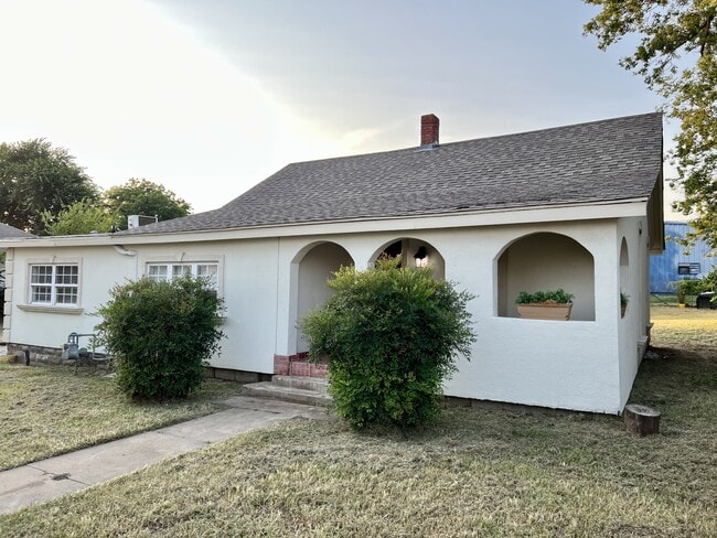 property at 1144 E Haskell St