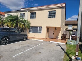 2425 W 54th Pl in Hialeah, FL - Building Photo