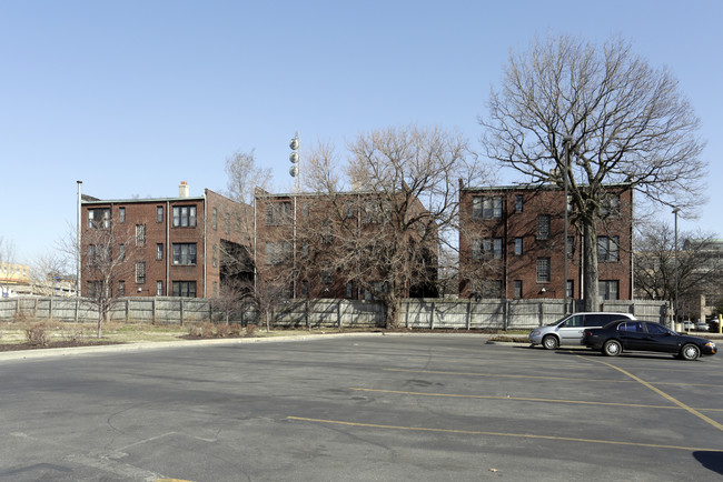 Bon Air Apartments in Indianapolis, IN - Building Photo - Building Photo