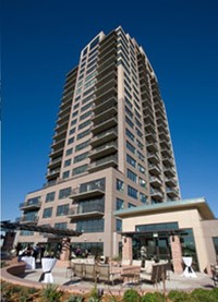 The Pinnacle at City Park South in Denver, CO - Foto de edificio - Building Photo