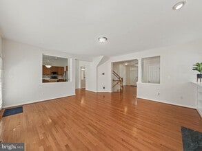 43103 Lake Ridge Pl in Leesburg, VA - Building Photo - Building Photo