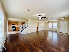 6106 Secret Shores in San Antonio, TX - Building Photo - Building Photo