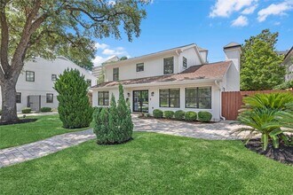 2414 Avalon Pl in Houston, TX - Building Photo - Building Photo