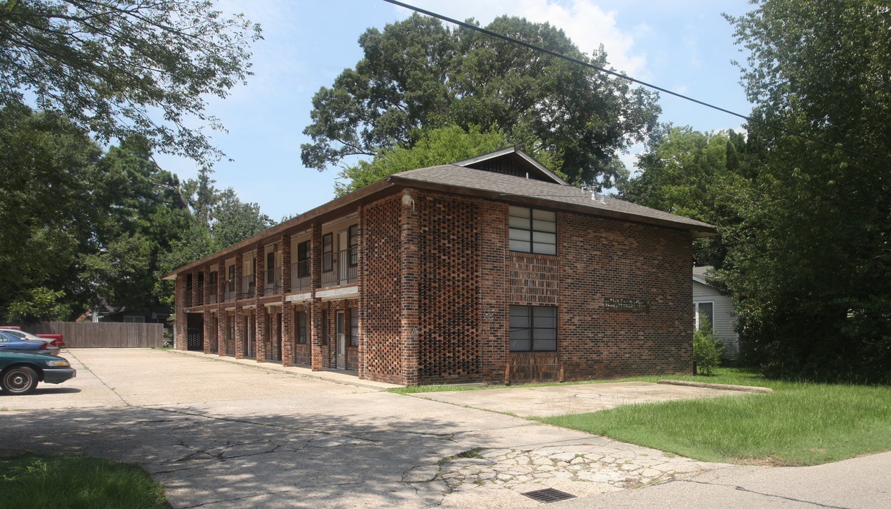 268 East Dr in Baton Rouge, LA - Foto de edificio