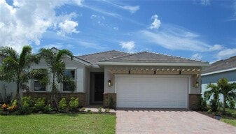 729 Ibiza Lp in Venice, FL - Building Photo