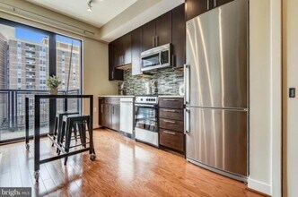 1320 Fenwick Ln, Unit 610 in Silver Spring, MD - Building Photo - Building Photo
