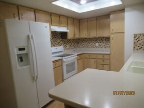 1085 Austin Way in Napa, CA - Building Photo - Building Photo