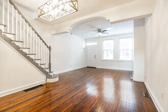 1316 N Hollywood St in Philadelphia, PA - Foto de edificio - Building Photo