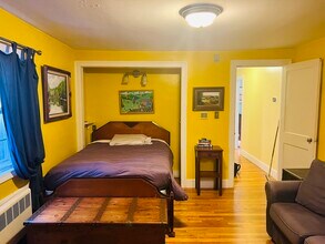 137 Warwick Rd in Newton, MA - Building Photo - Building Photo