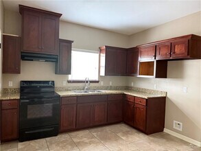 9 Linda S St in Alton, TX - Building Photo - Building Photo