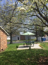 CEDARGATE APARTMENTS in Bowling Green, KY - Building Photo - Building Photo