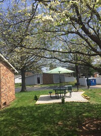 CEDARGATE APARTMENTS in Bowling Green, KY - Foto de edificio - Building Photo