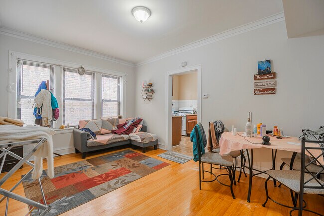 6507 N Hoyne Ave in Chicago, IL - Building Photo - Building Photo