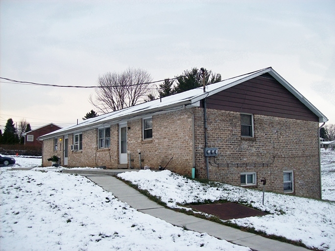 63-65 Lindbergh Dr in Palmyra, PA - Foto de edificio