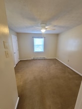 1310 Louisville Rd in Frankfort, KY - Foto de edificio - Building Photo