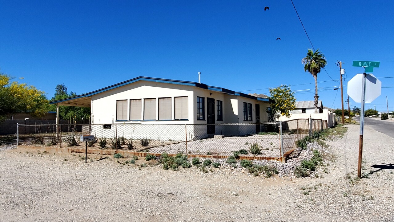 701 W 3rd St in Ajo, AZ - Building Photo