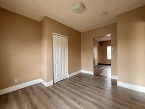 25 Oakland Ave in Everett, MA - Building Photo - Building Photo