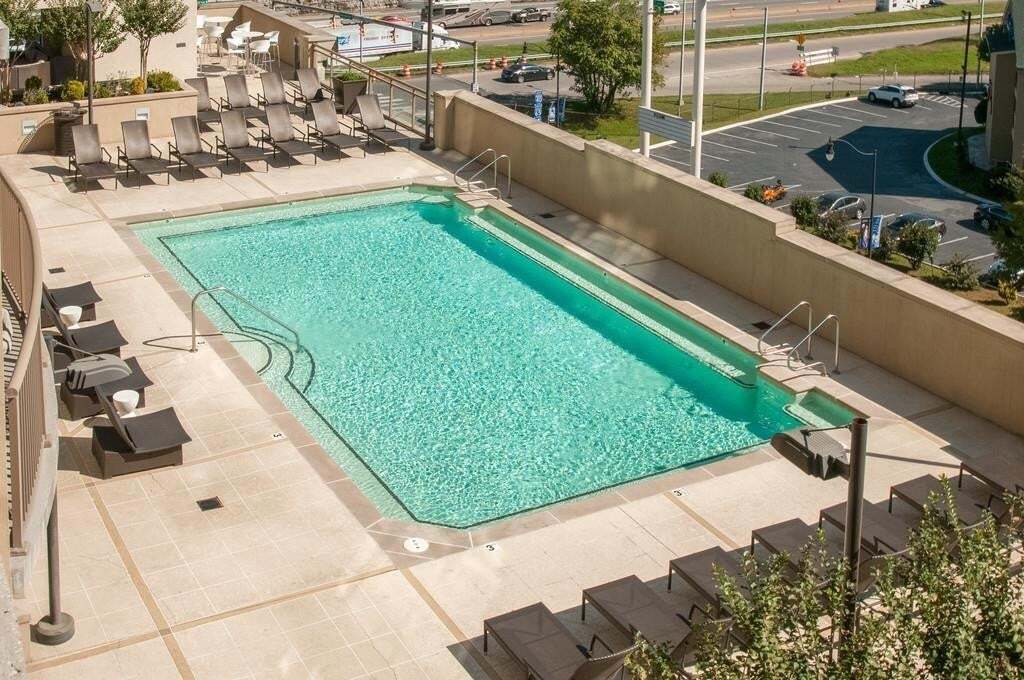 1510 Demonbreun St, Unit 1406 in Nashville, TN - Foto de edificio