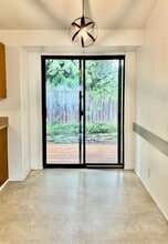 8621 NE 142nd St in Kirkland, WA - Building Photo - Building Photo