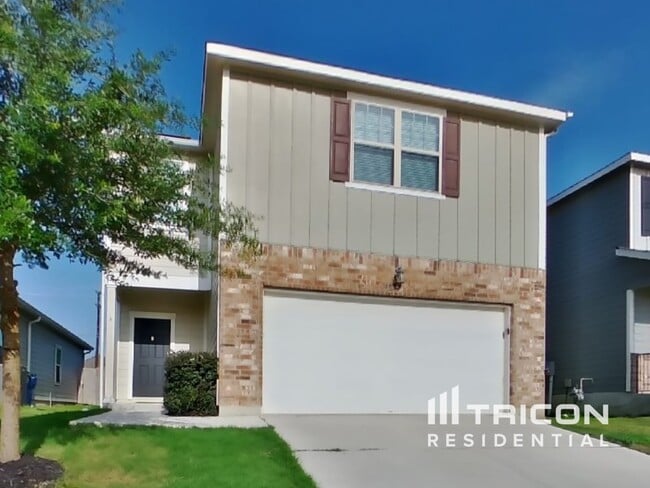 4827 Hallies Gdn in Saint Hedwig, TX - Building Photo - Building Photo