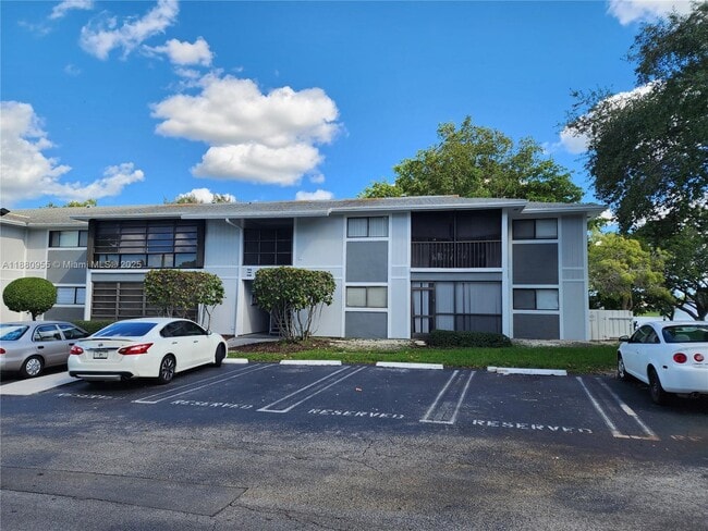 9717 Hammocks Blvd