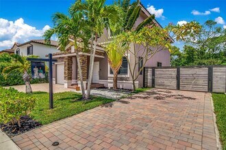 23061 SW 114th Path in Miami, FL - Building Photo - Building Photo