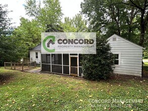 1006 Amesbury Rd in Greensboro, NC - Building Photo - Building Photo