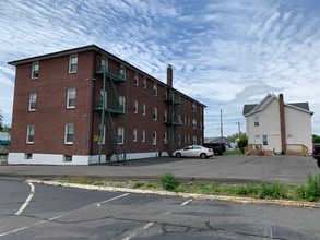 103 Golden Hill St in Milford, CT - Building Photo - Building Photo