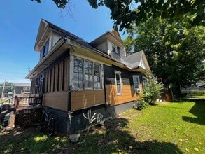 809 Grant St in Danville, IL - Foto de edificio - Building Photo