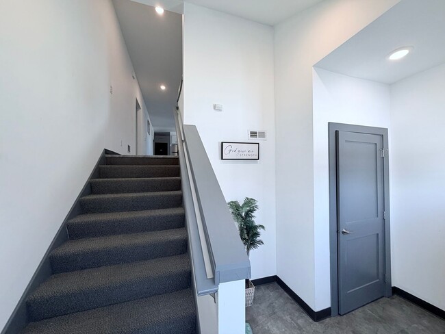 385 S Clinton Ave in St. Paul, MN - Building Photo - Building Photo