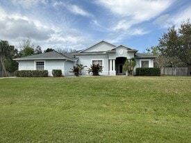 130 Oyster Pl in Rockledge, FL - Building Photo