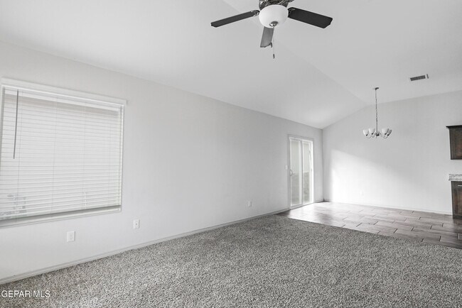 461 Villa Ysleta in El Paso, TX - Building Photo - Building Photo