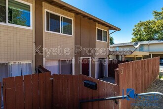 424 Corcoran Ave in Vallejo, CA - Building Photo - Building Photo
