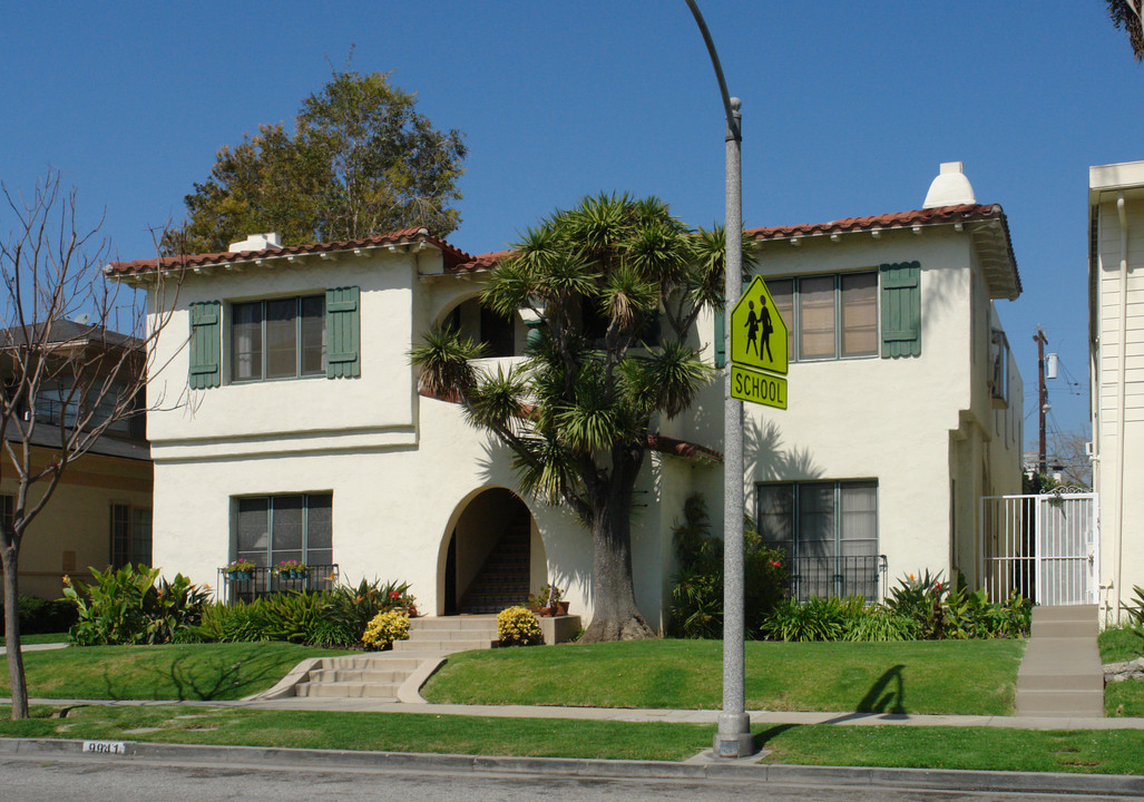 9941 Young Dr in Beverly Hills, CA - Building Photo