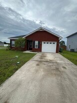 22 Wythe St in Hinesville, GA - Building Photo