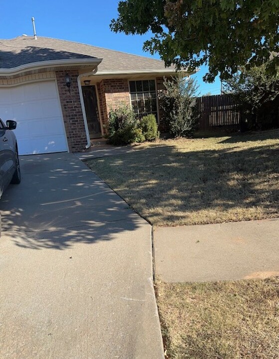 3616 Janus in Yukon, OK - Foto de edificio