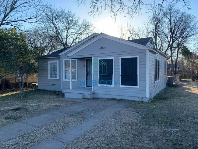 property at 2702 Wilhurt Ave