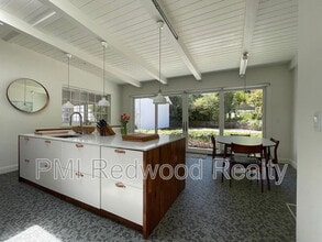 101 Acacia Ln in Redwood City, CA - Building Photo - Building Photo