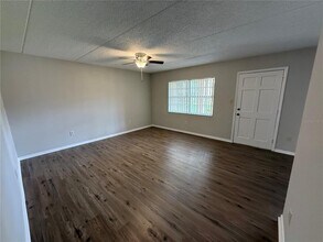 4702 Michael Ct-Unit -139 in Tampa, FL - Building Photo - Building Photo
