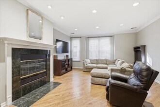 2140 N Winchester Ave in Chicago, IL - Building Photo - Building Photo